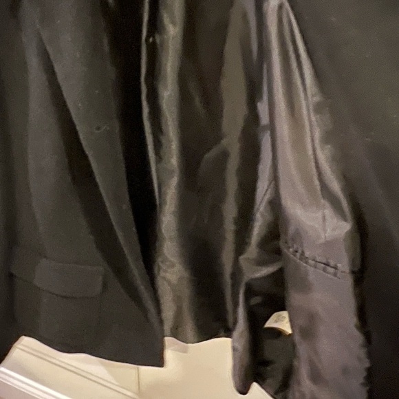 Nordstrom 100% Wool Blazer with 2 Front Pockets and one inside, size Medium. EUC - Picture 5 of 9